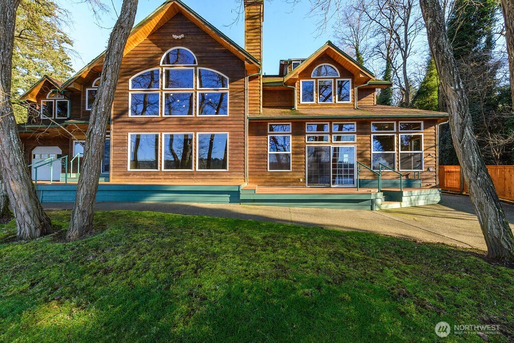 3250 E State Route 302 , Belfair, WA 98528