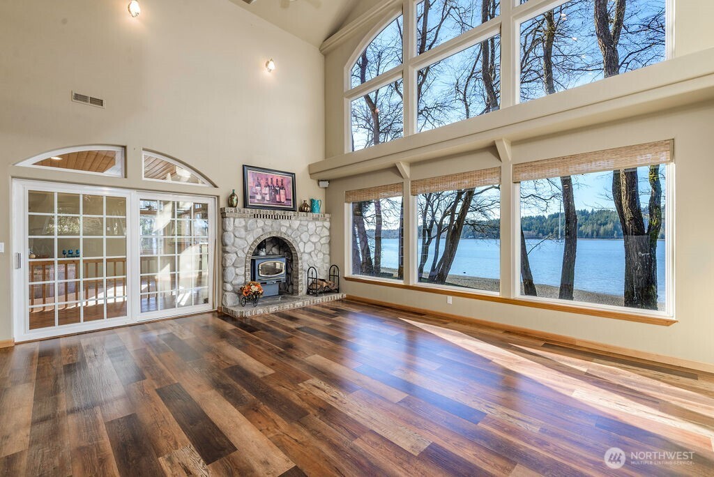 3250 E State Route 302 , Belfair, WA 98528