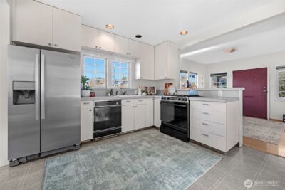 8007 Fremont Avenue N, Seattle, WA 98103 - Photo 12