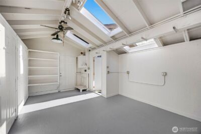 8007 Fremont Avenue N, Seattle, WA 98103 - Photo 32