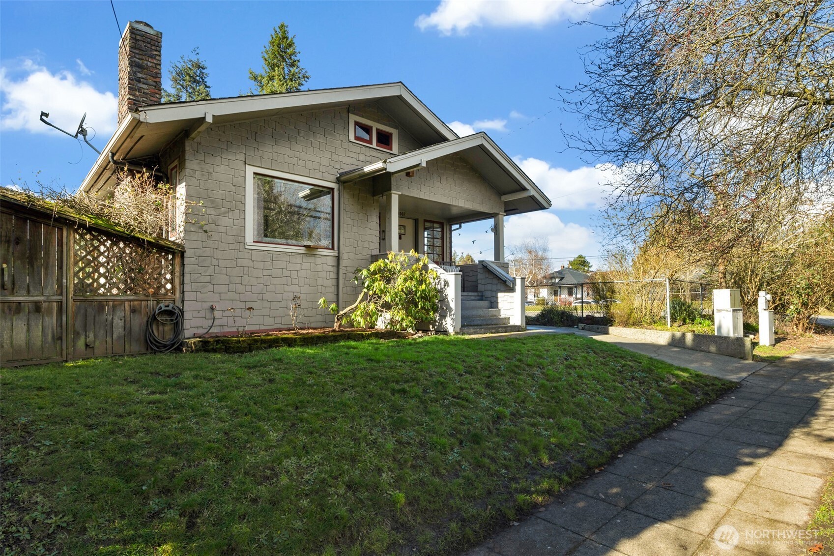 8007 Fremont Avenue N, Seattle, WA 98103