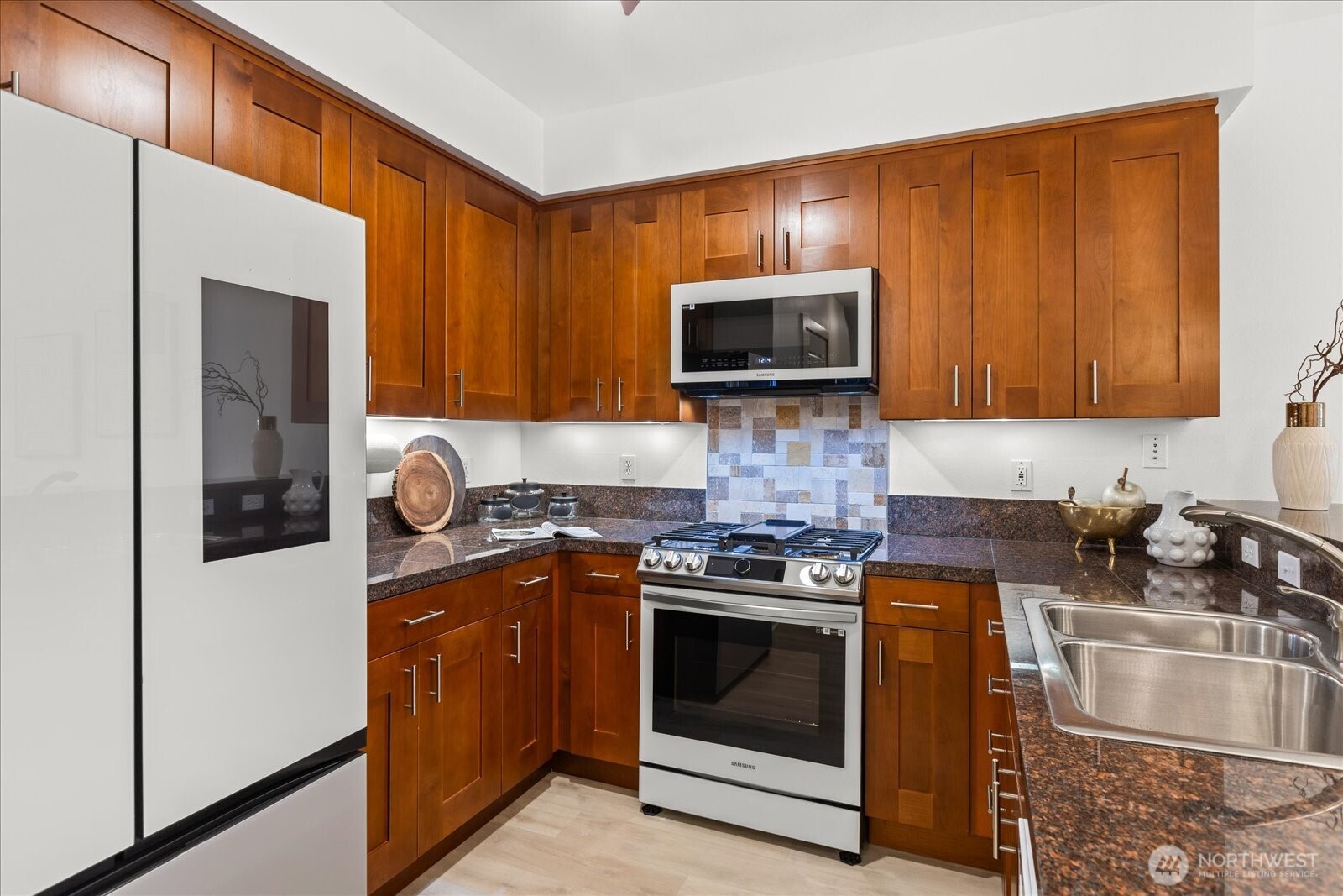 51 Pine Street #201, Edmonds, WA 98020