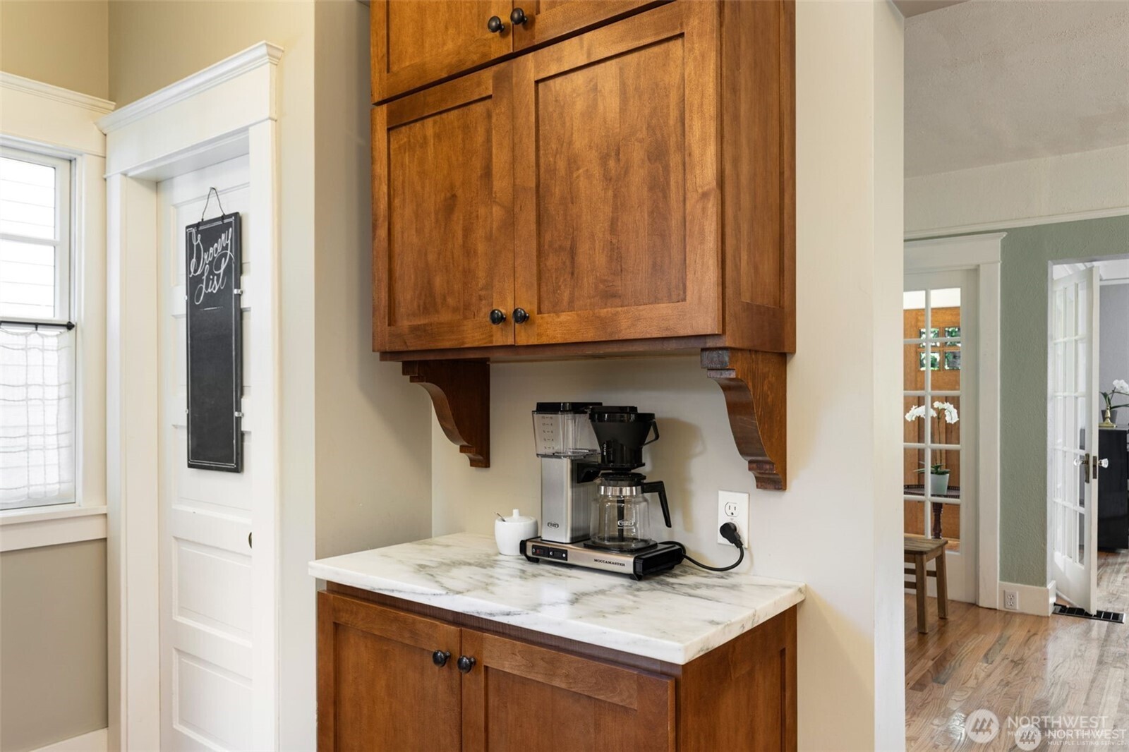 2430 8th Avenue W, Seattle, WA 98119