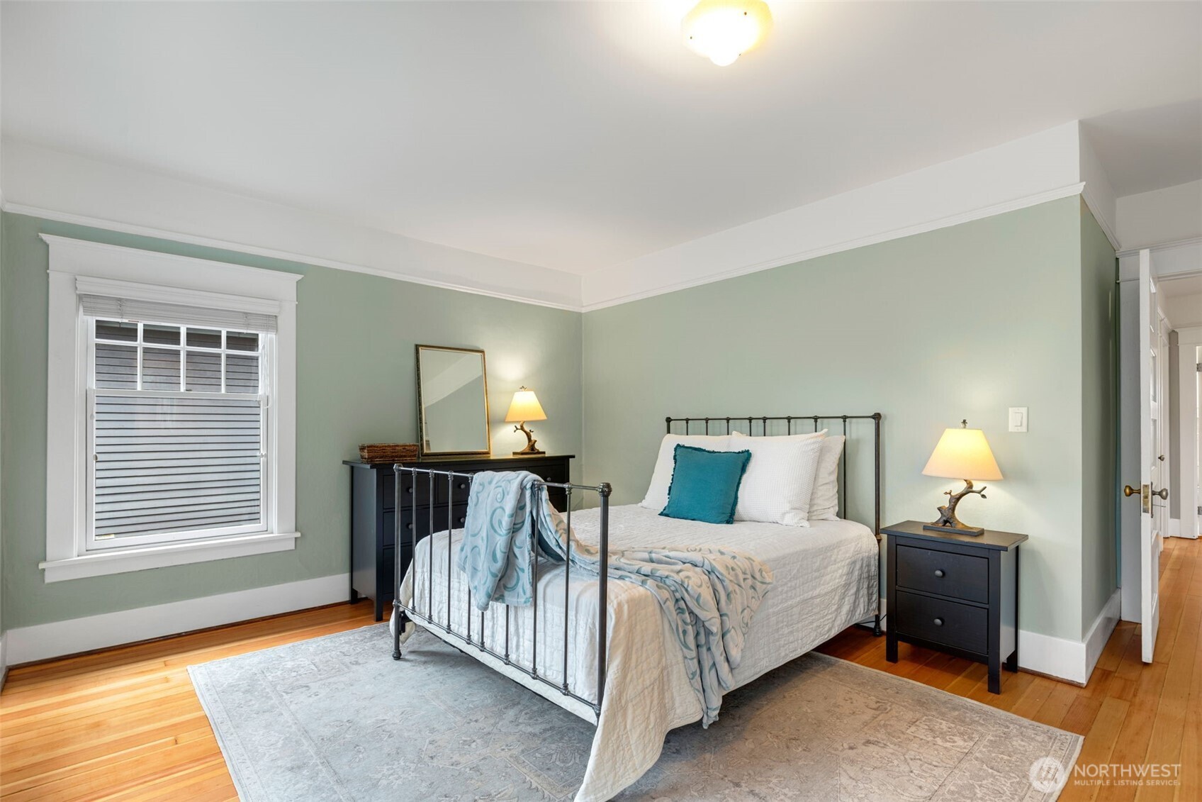 2430 8th Avenue W, Seattle, WA 98119