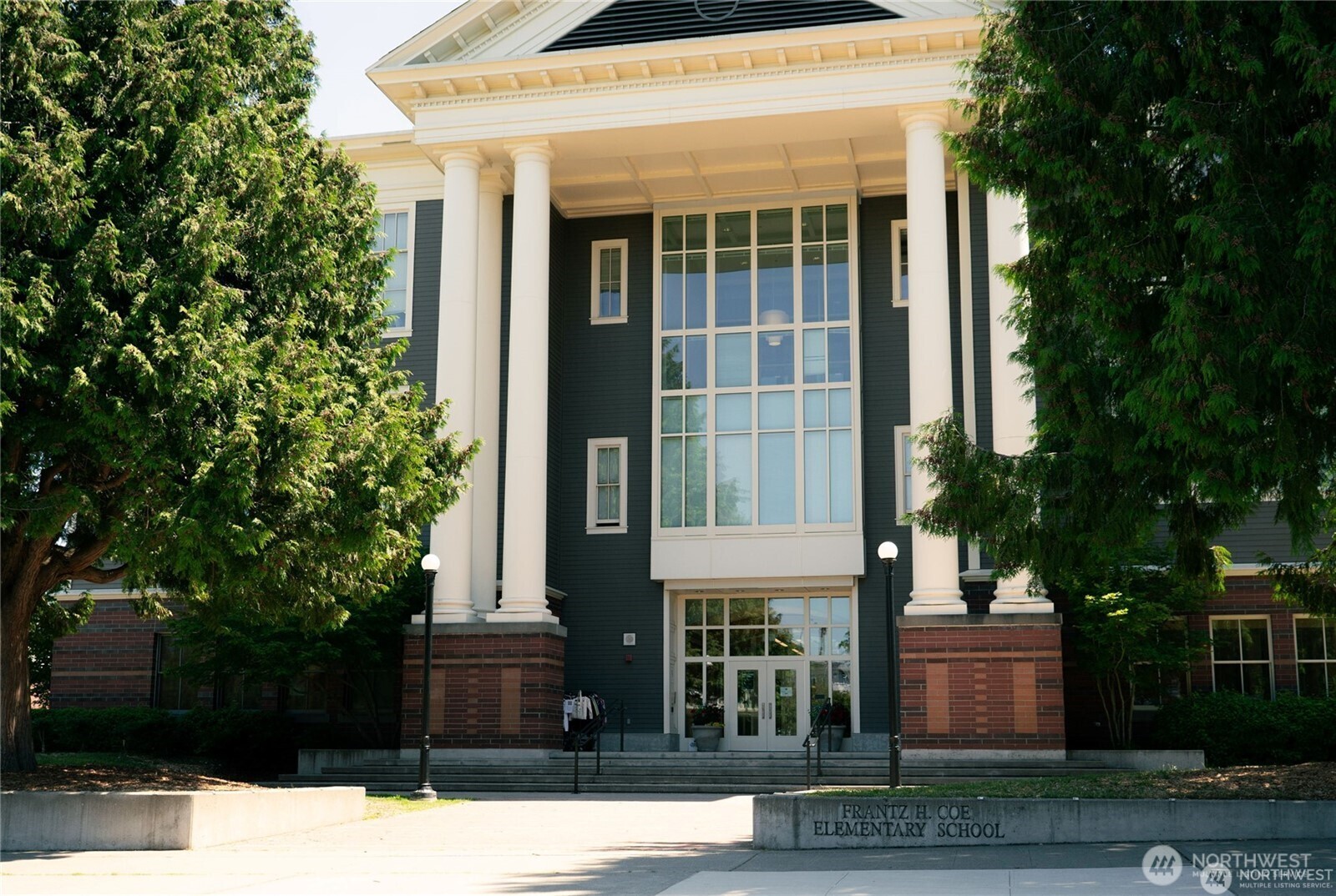 2430 8th Avenue W, Seattle, WA 98119