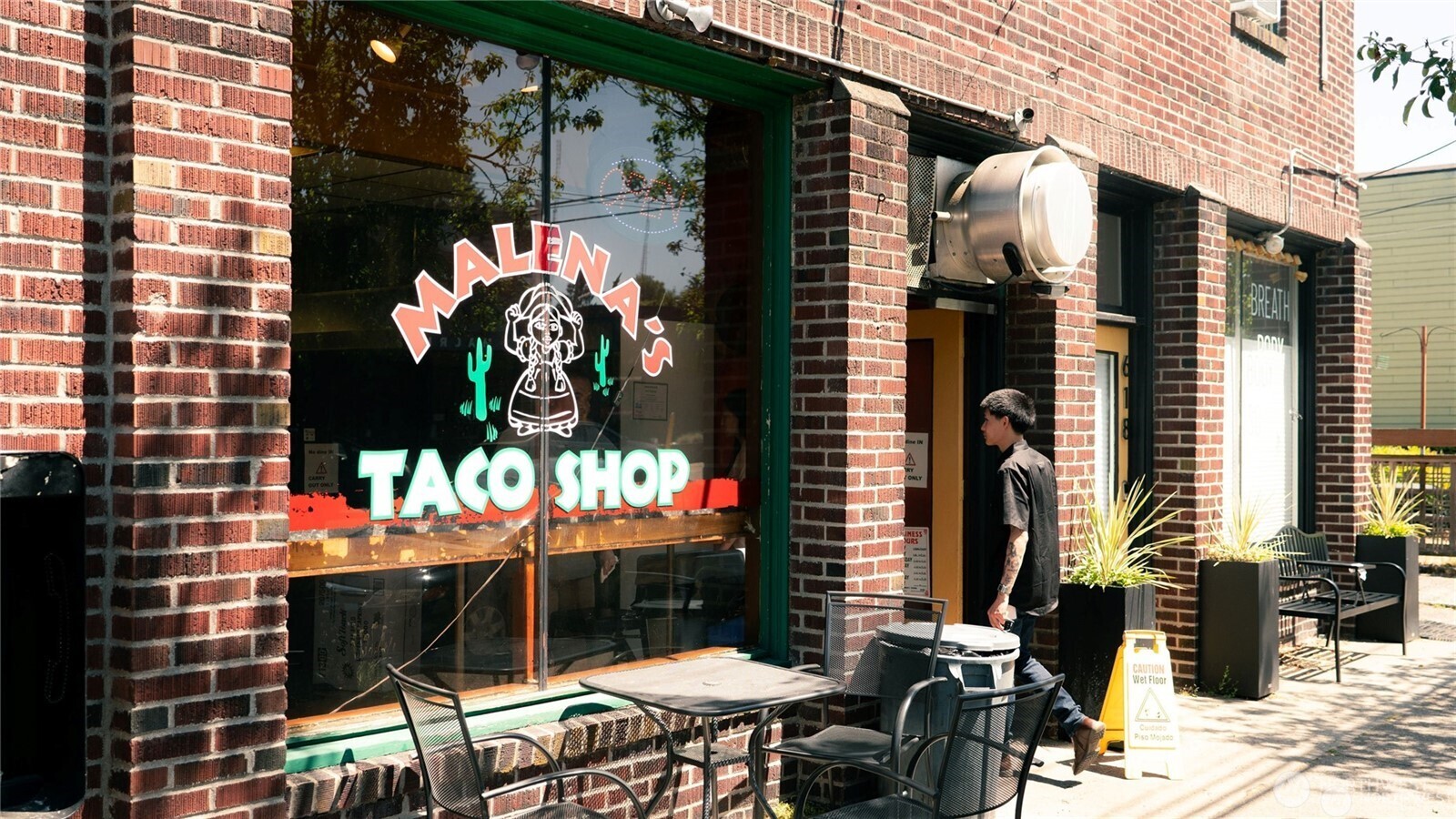 2430 8th Avenue W, Seattle, WA 98119