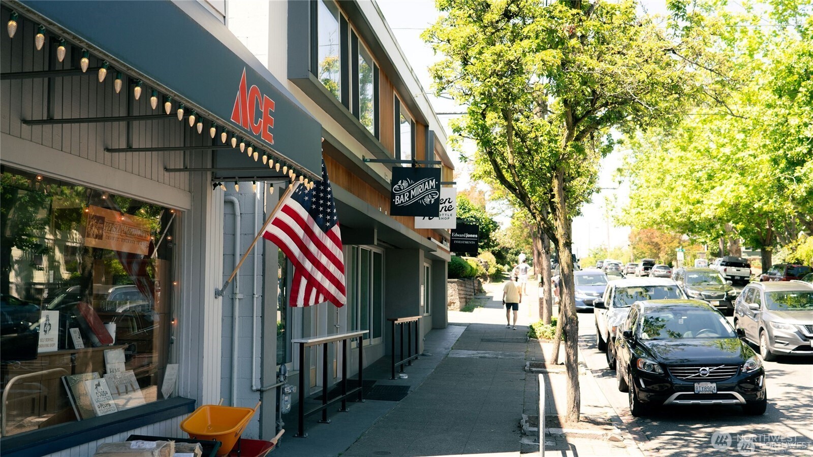 2430 8th Avenue W, Seattle, WA 98119