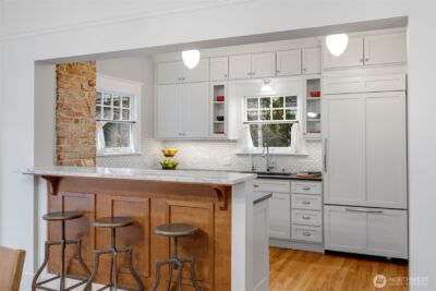 2430 8th Avenue W, Seattle, WA 98119 - Photo 9