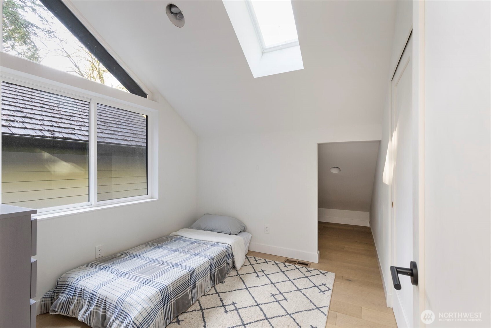 16455 Agate Point Road NE, Bainbridge Island, WA 98110