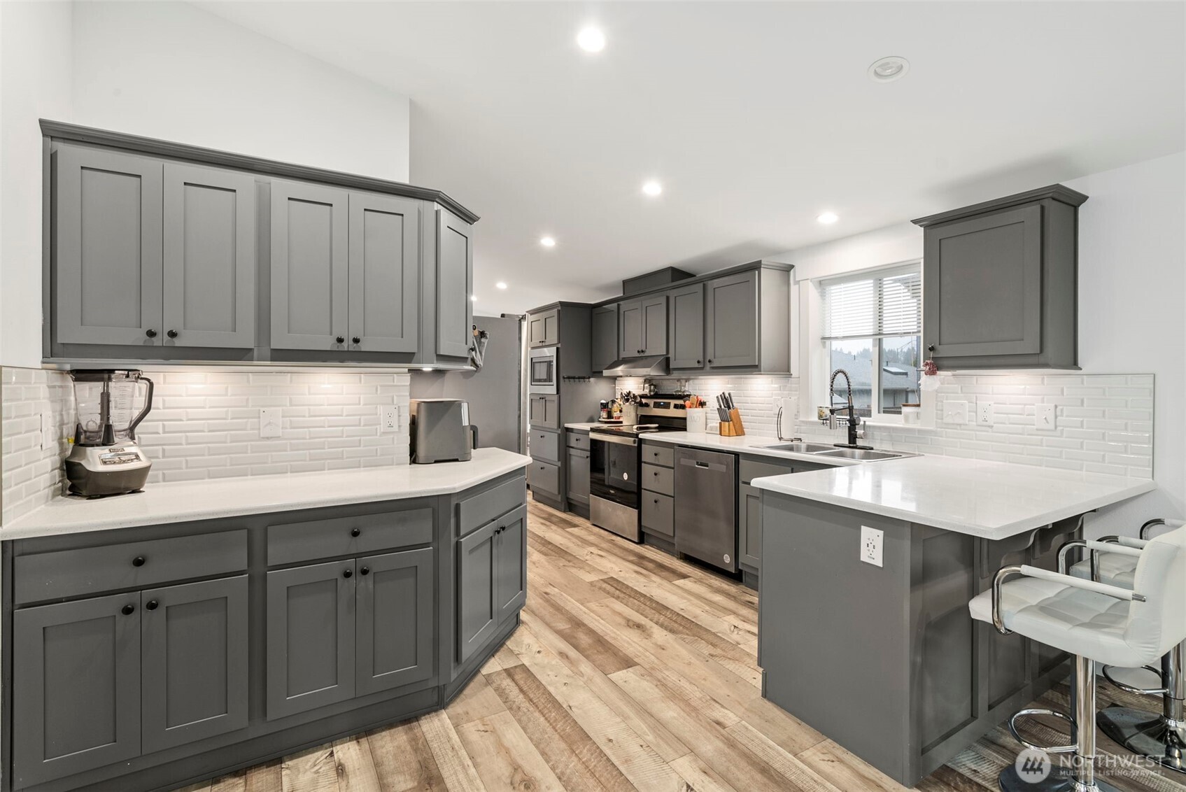 3320 Meadowbrook Lane SE, Lacey, WA 98503