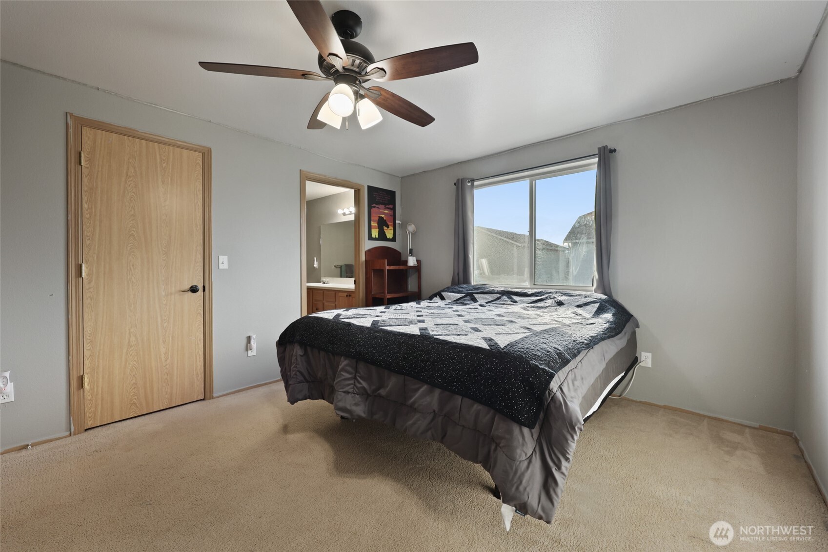 9826 Greenleaf Loop SE, Yelm, WA 98597-8818