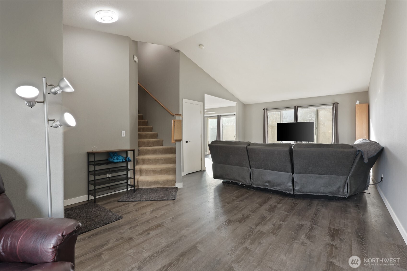 9826 Greenleaf Loop SE, Yelm, WA 98597-8818