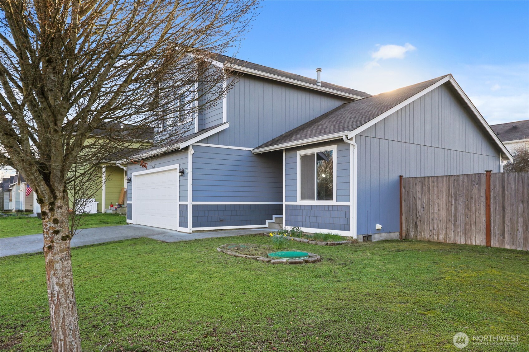 9826 Greenleaf Loop SE, Yelm, WA 98597-8818