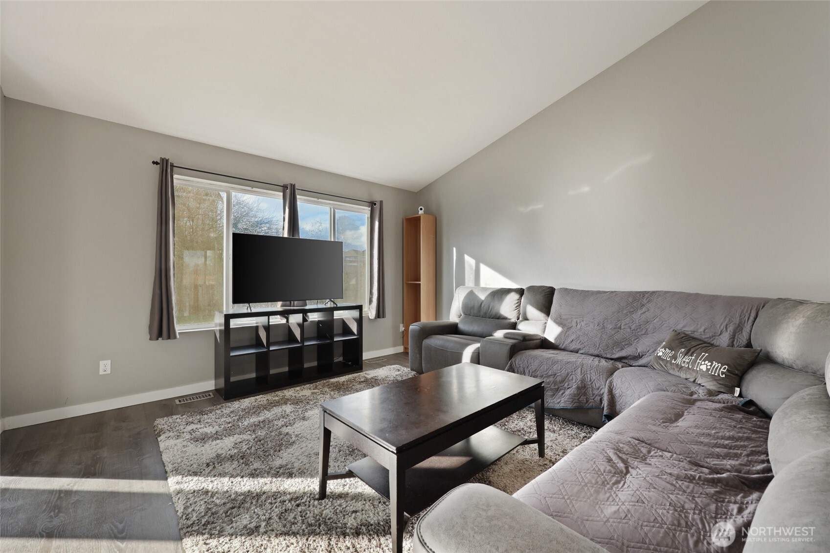 9826 Greenleaf Loop SE, Yelm, WA 98597-8818