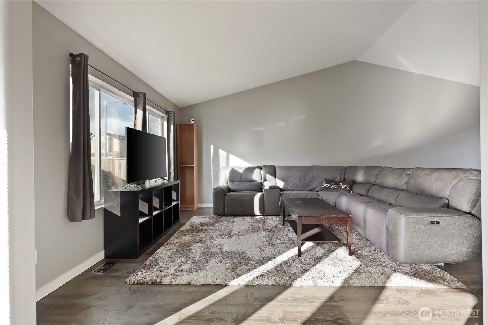 9826 Greenleaf Loop SE, Yelm, WA 98597-8818