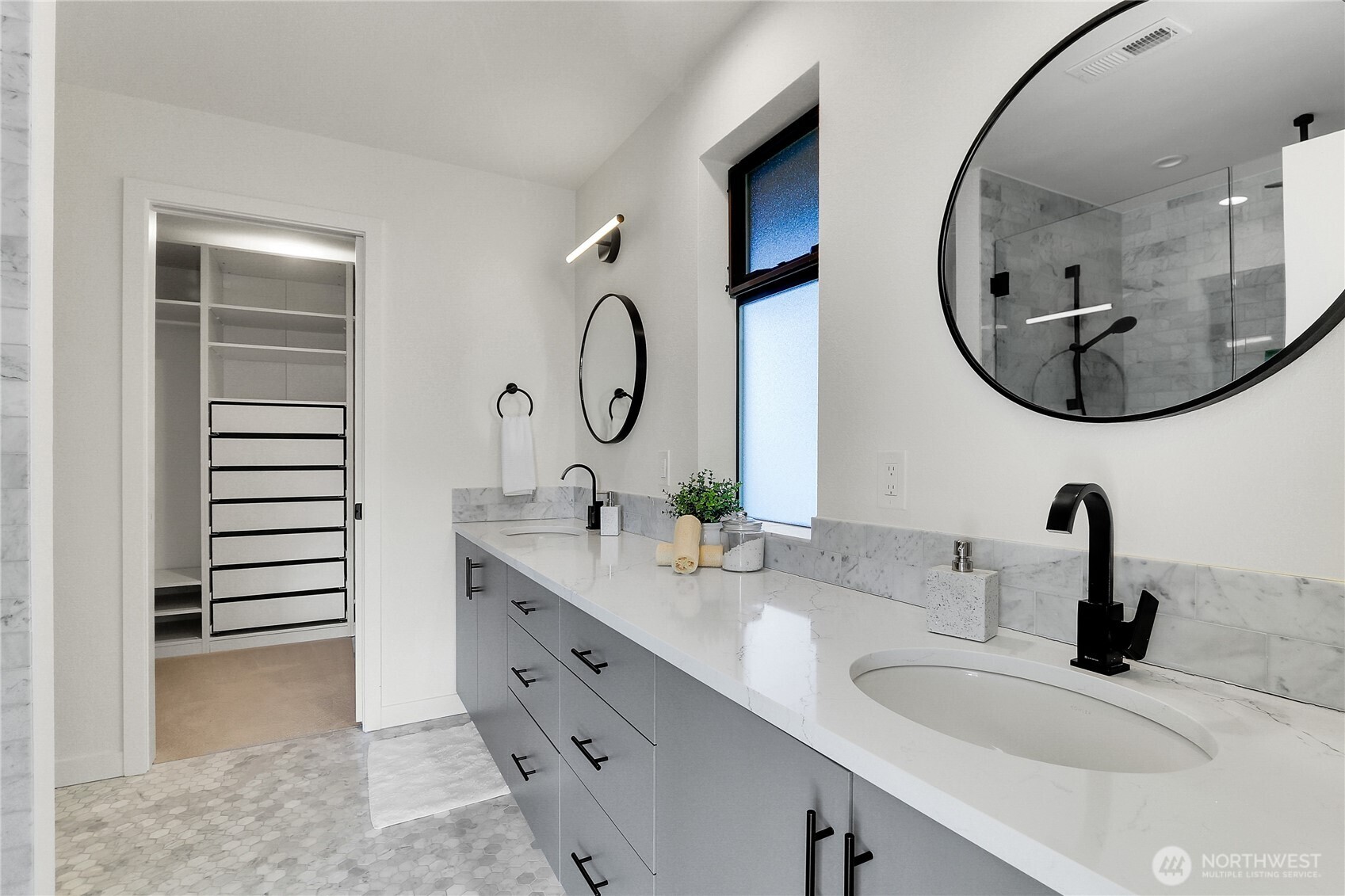 1942 7th Avenue W, Seattle, WA 98119