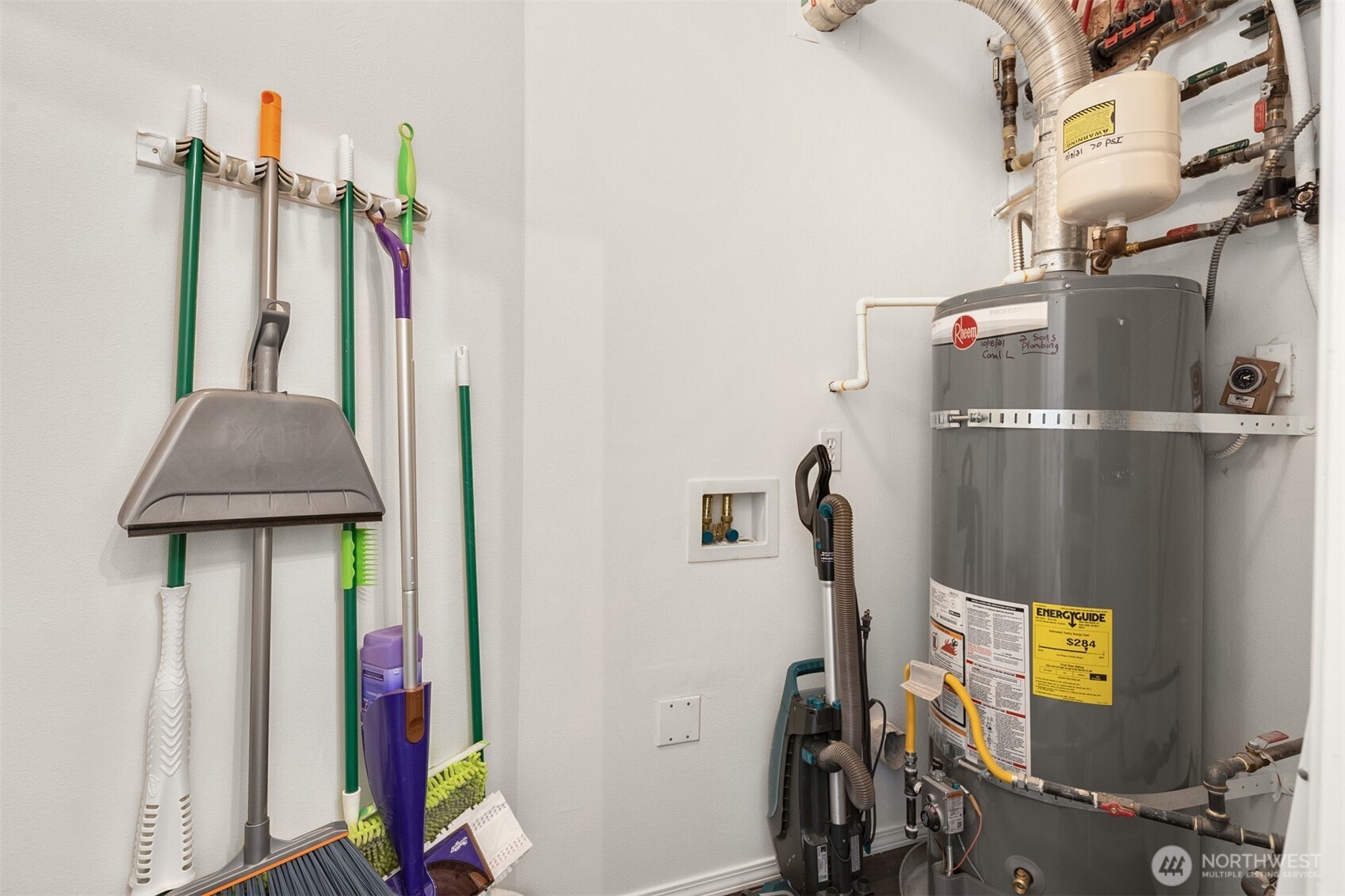 8500 Main Street #F101, Edmonds, WA 98026