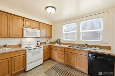 209 W McGraw Street , Seattle, WA 98119 - Photo 12
