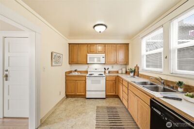 209 W McGraw Street , Seattle, WA 98119 - Photo 13