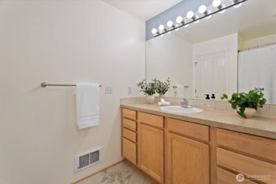 1905 24th Avenue NE #202, Issaquah, WA 98029 - Photo 15