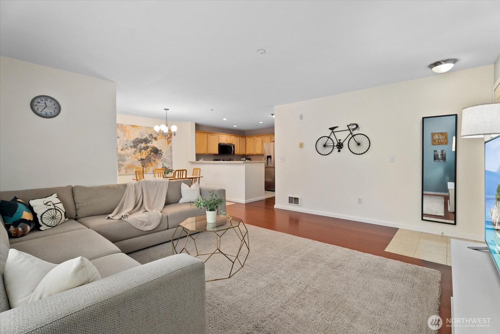 1905 24th Avenue NE #202, Issaquah, WA 98029