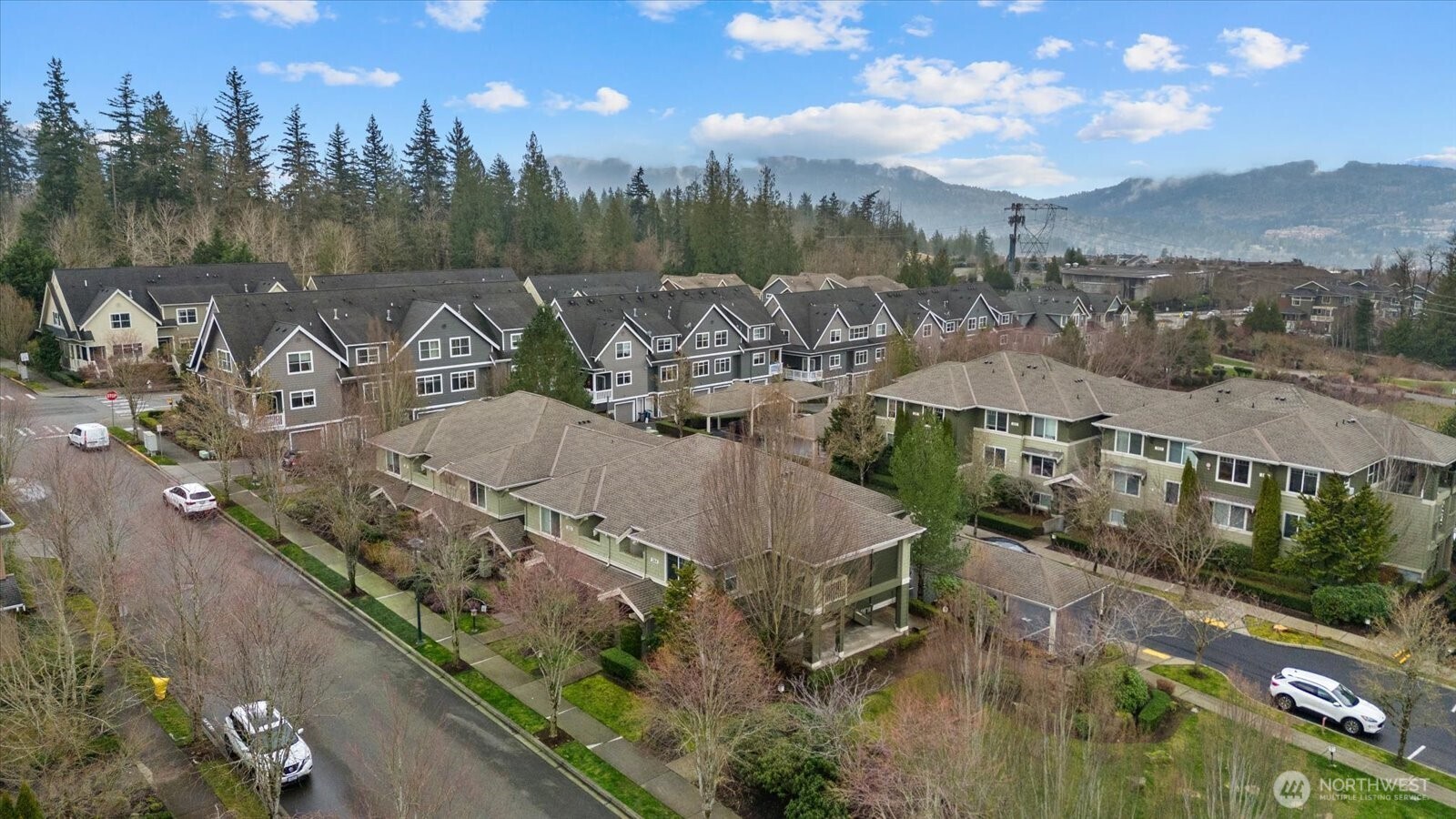 1905 24th Avenue NE #202, Issaquah, WA 98029