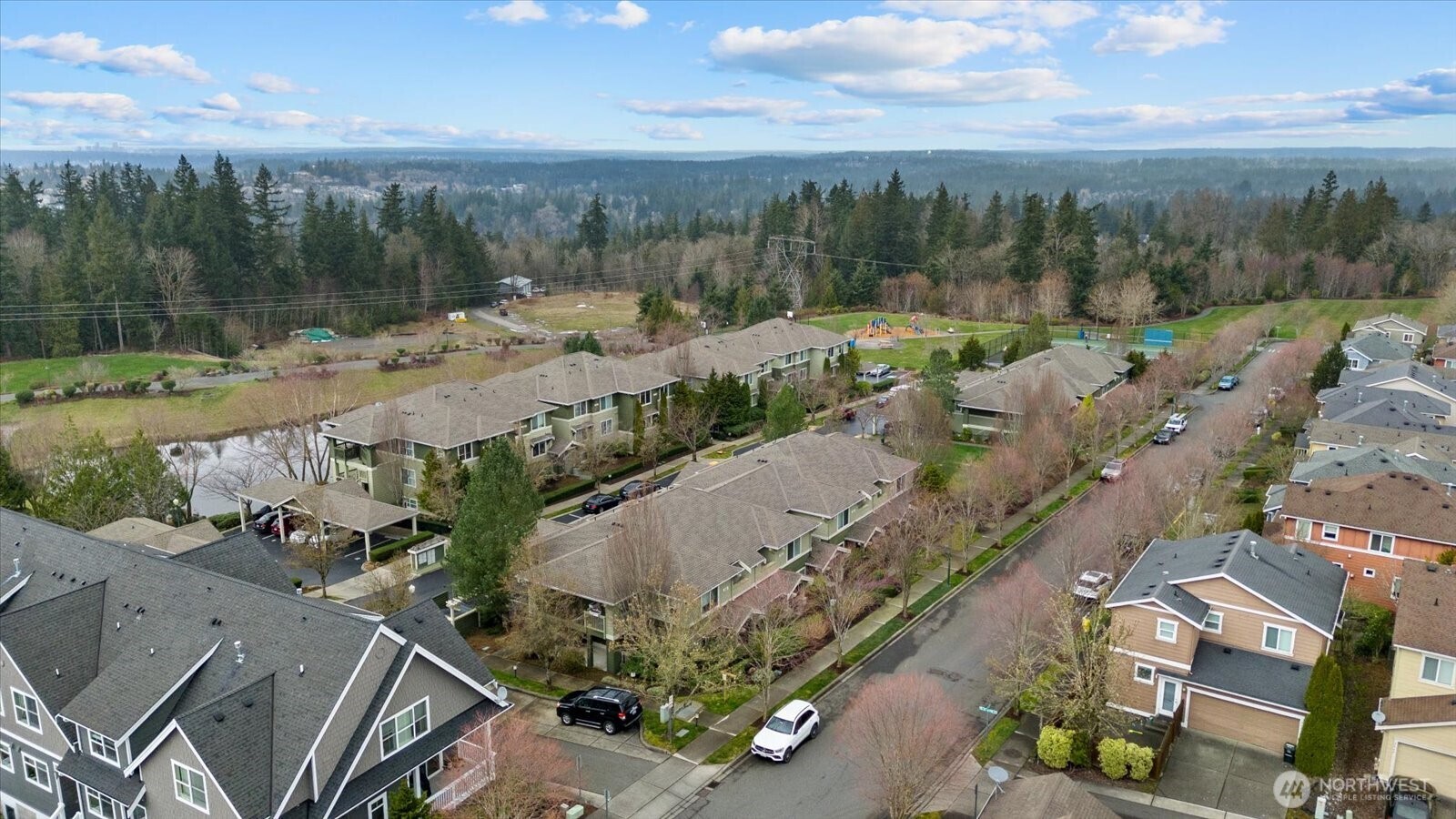 1905 24th Avenue NE #202, Issaquah, WA 98029