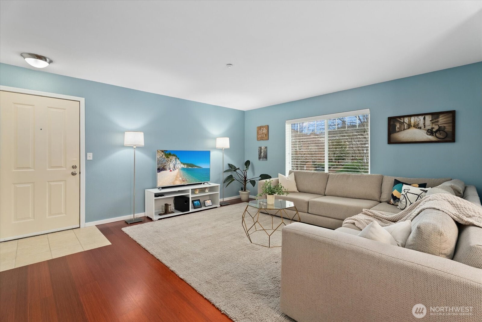 1905 24th Avenue NE #202, Issaquah, WA 98029