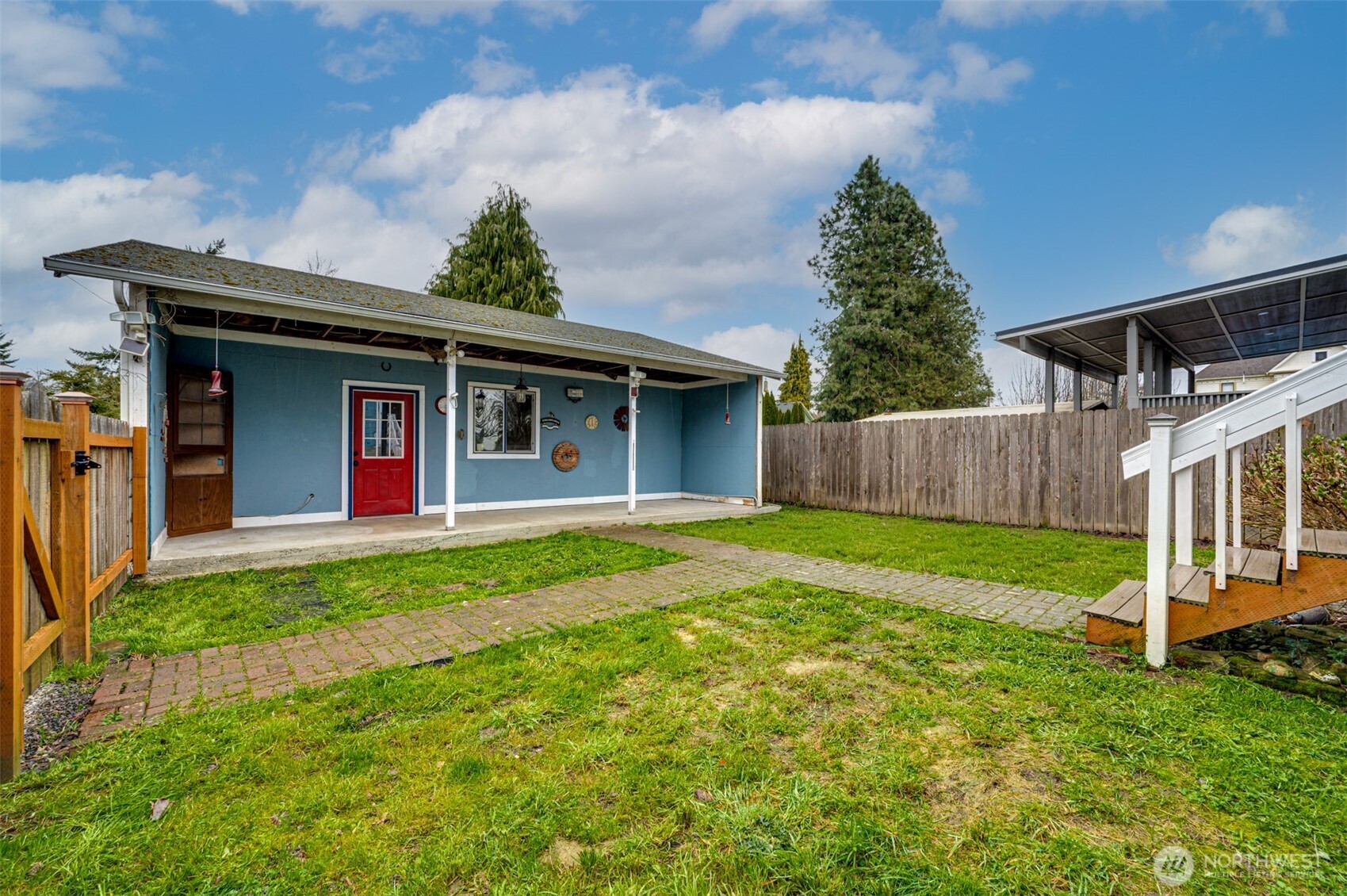 656 Davidson Avenue , Woodland, WA 98674