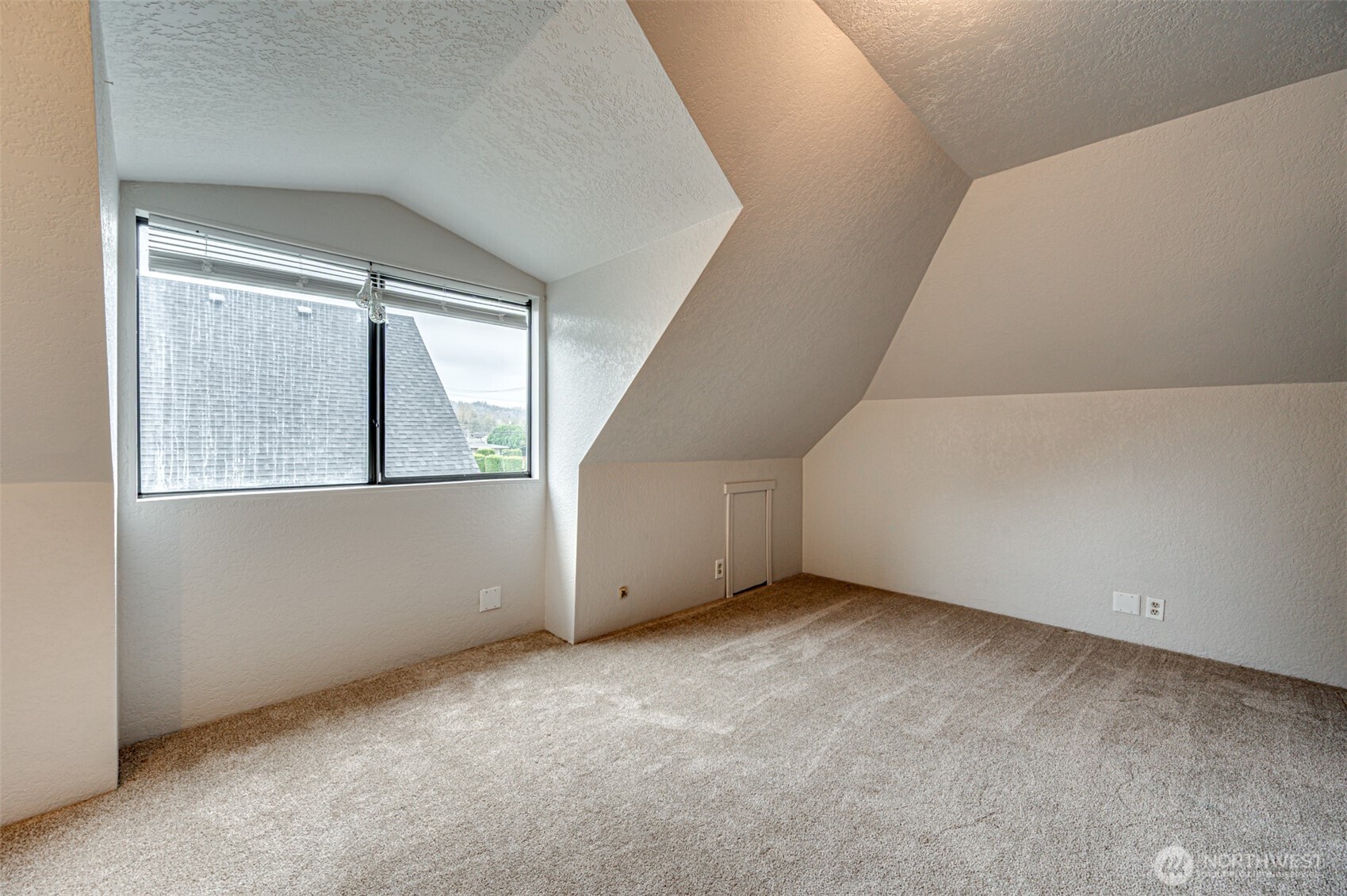 656 Davidson Avenue , Woodland, WA 98674