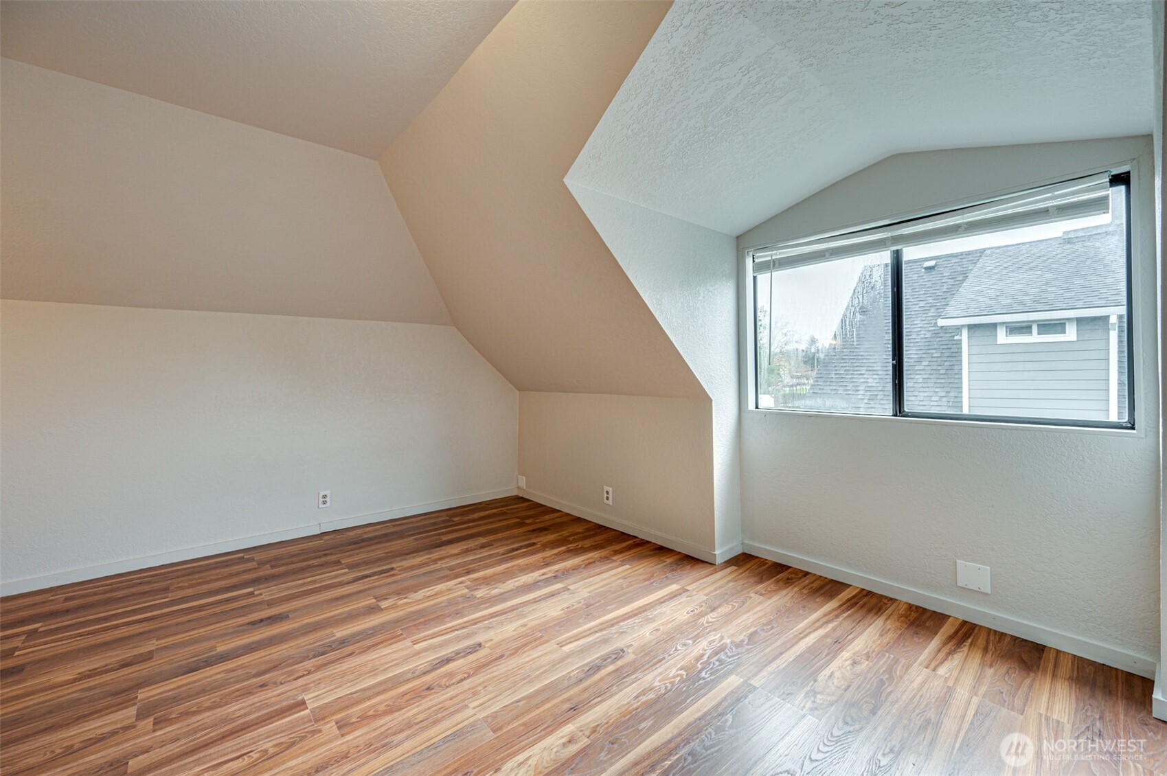 656 Davidson Avenue , Woodland, WA 98674