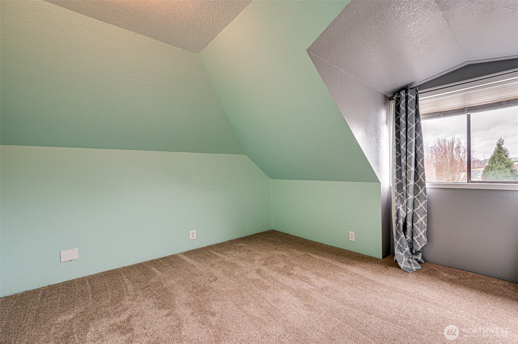 656 Davidson Avenue , Woodland, WA 98674