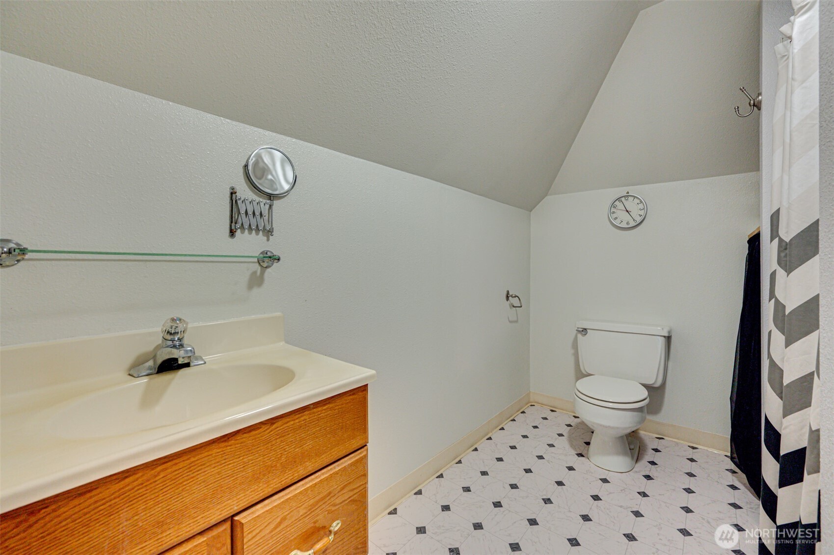 656 Davidson Avenue , Woodland, WA 98674