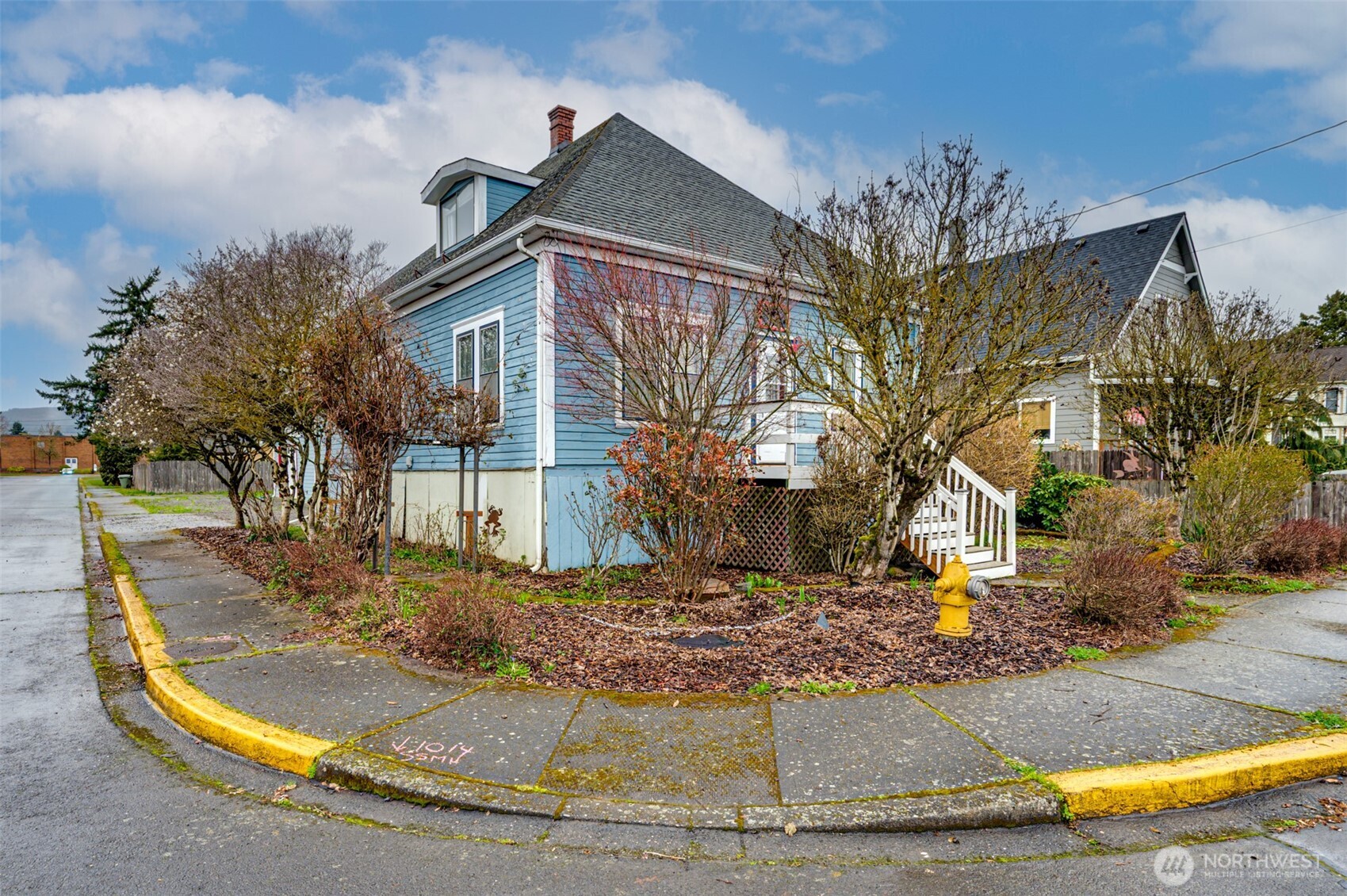 656 Davidson Avenue , Woodland, WA 98674