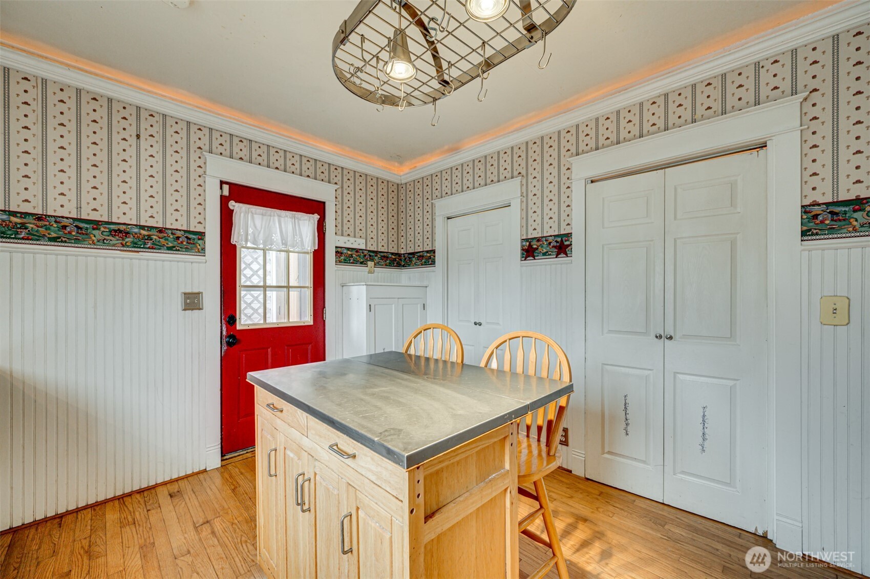 656 Davidson Avenue , Woodland, WA 98674