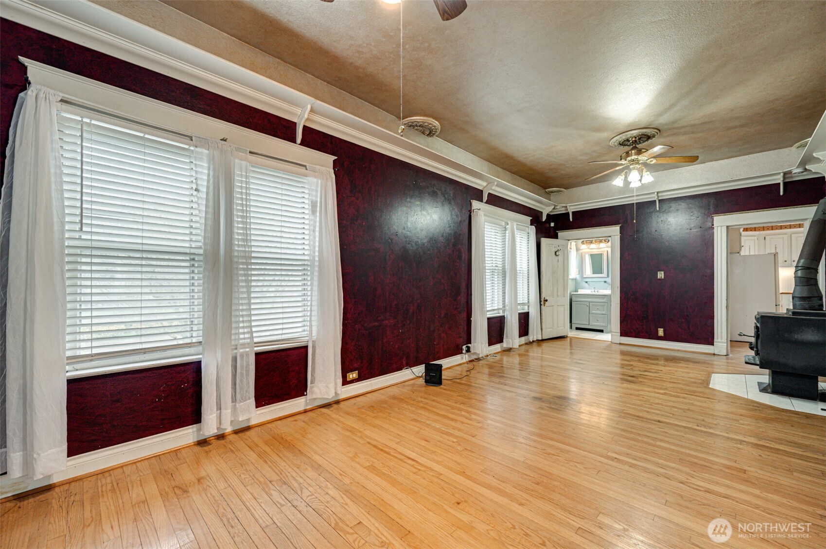 656 Davidson Avenue , Woodland, WA 98674