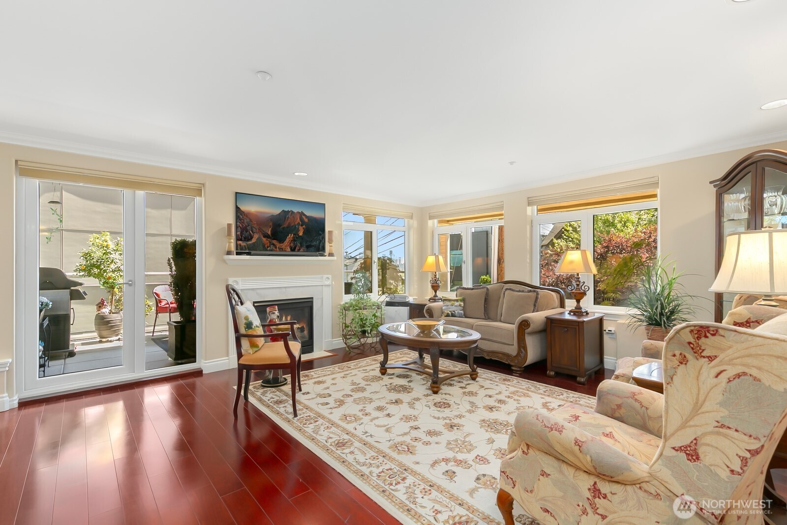 2100 Thorndyke Avenue W #101, Seattle, WA 98199