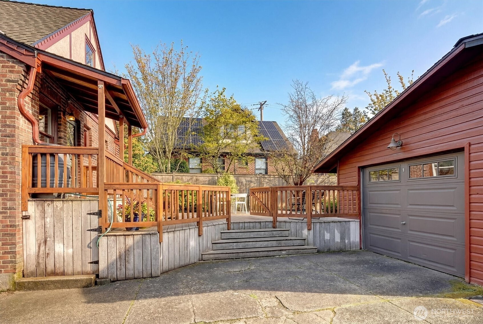 6752 9th Avenue NW, Seattle, WA 98117