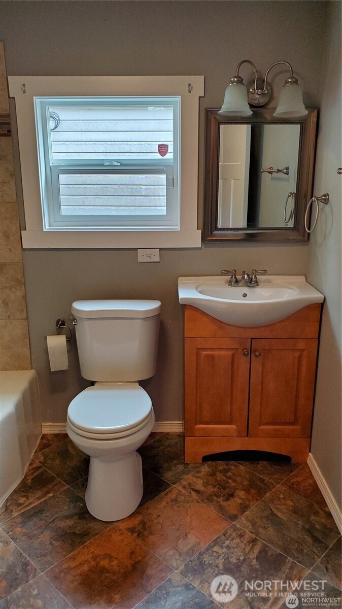 4856 Naomi Street NW, Tracyton, WA 98311