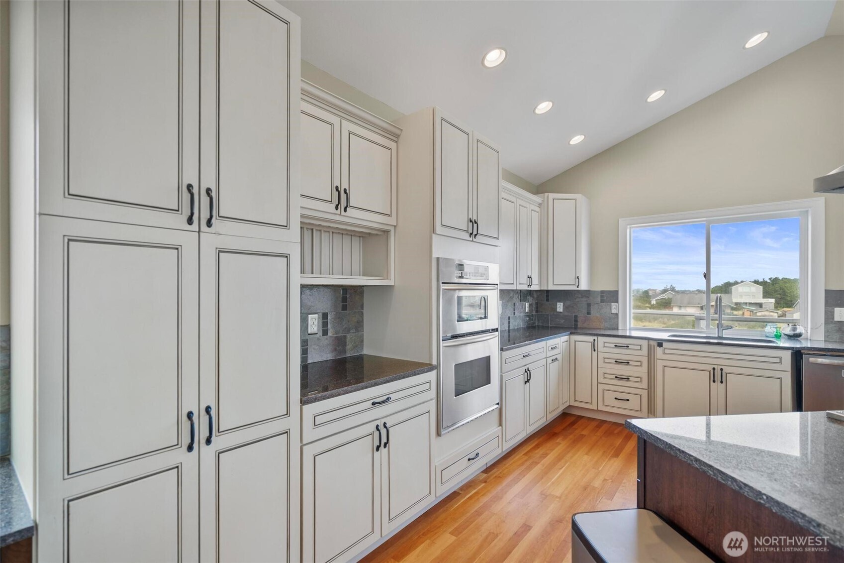 470 W Wind Street , Ocean Shores, WA 98569