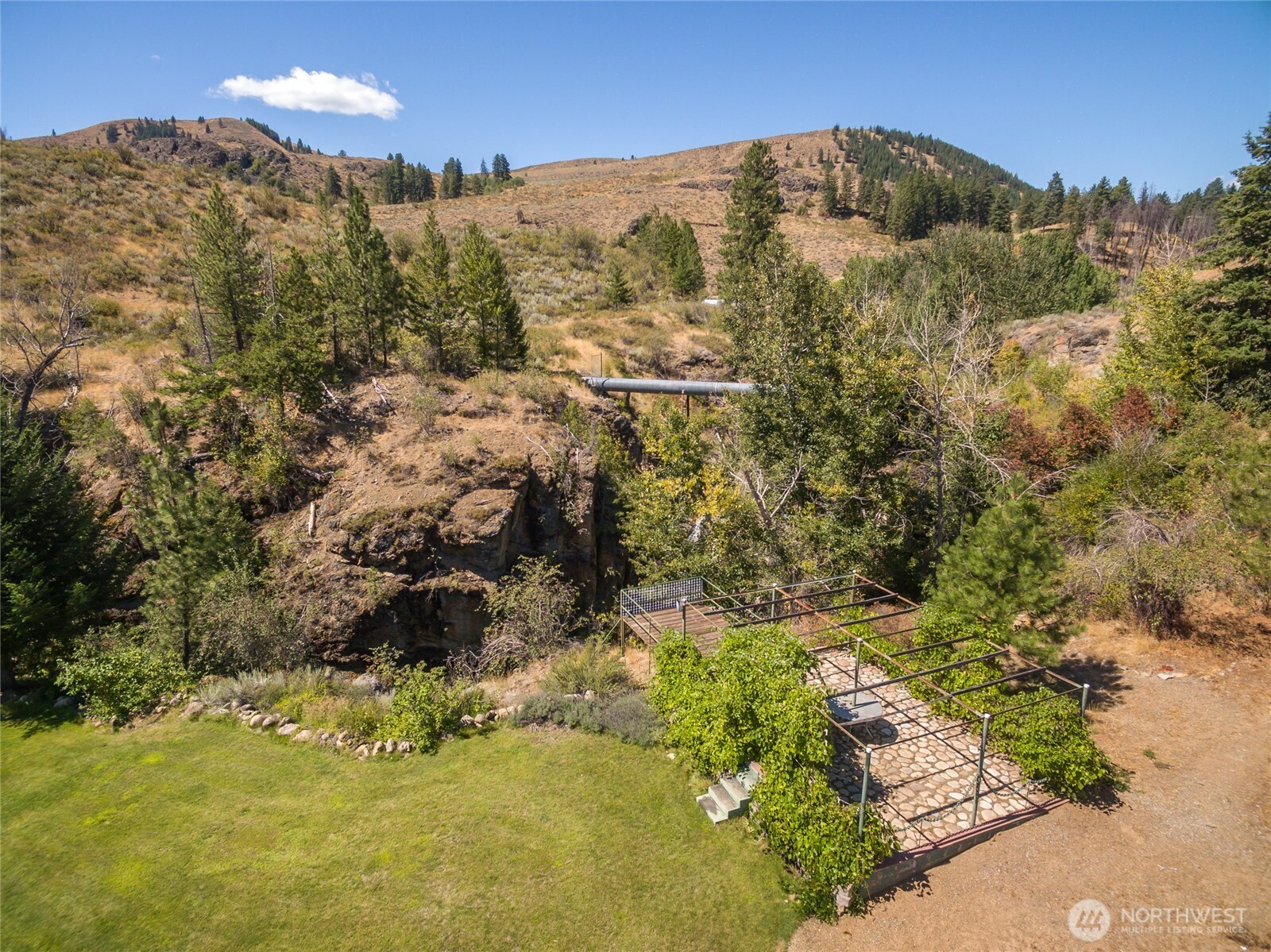 572 B W Chewuch Rd (Barron Blvd) , Winthrop, WA 98862