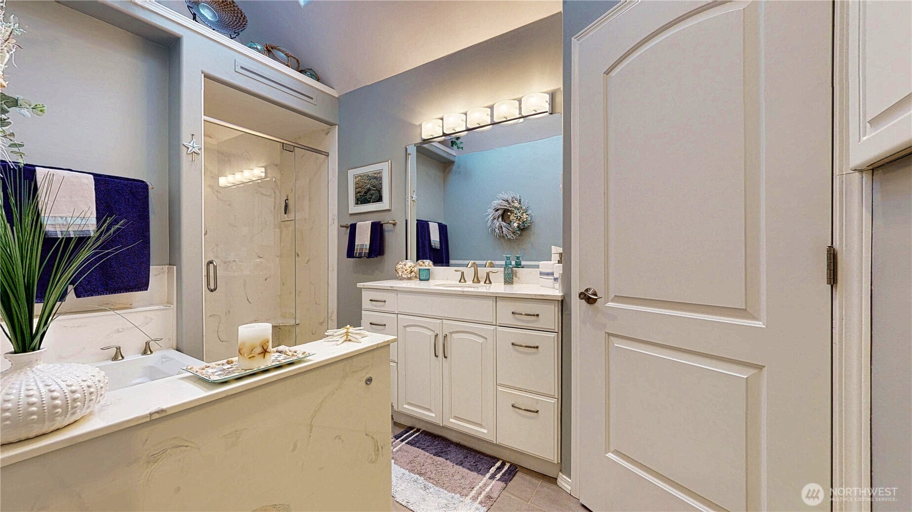 14028 Evergreen Way , Stanwood, WA 98292