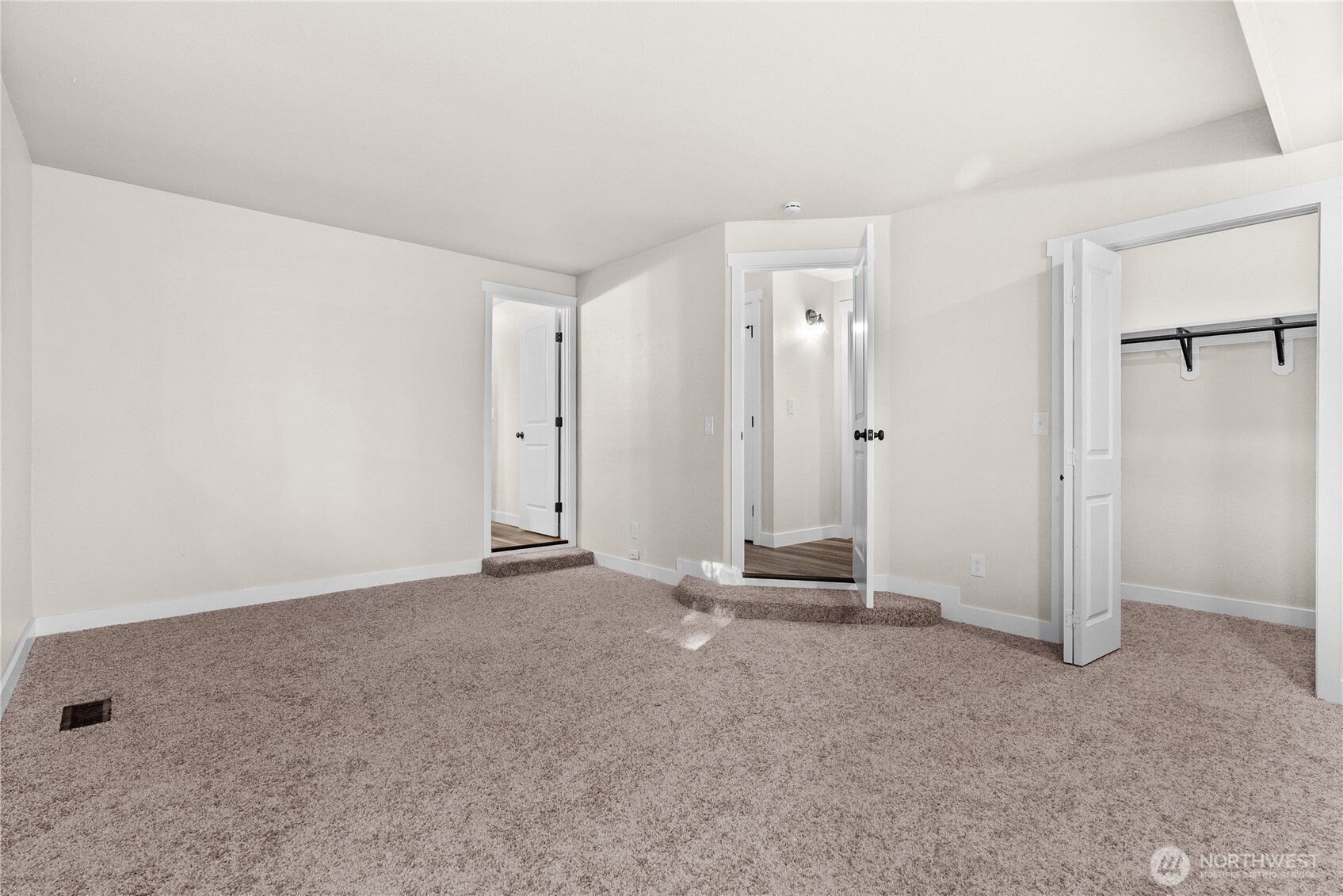 5002 95th Avenue W, University Place, WA 98467