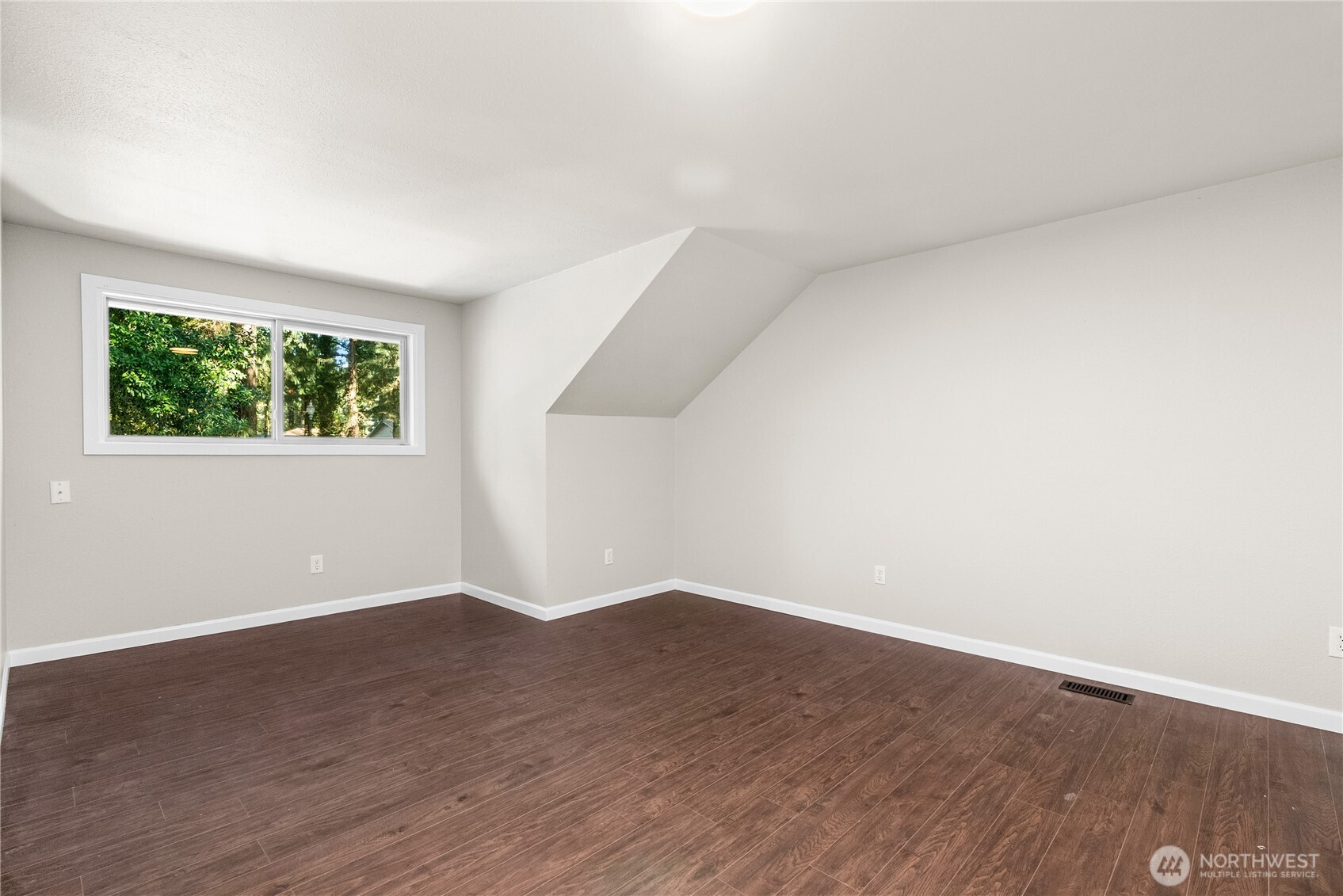 5002 95th Avenue W, University Place, WA 98467