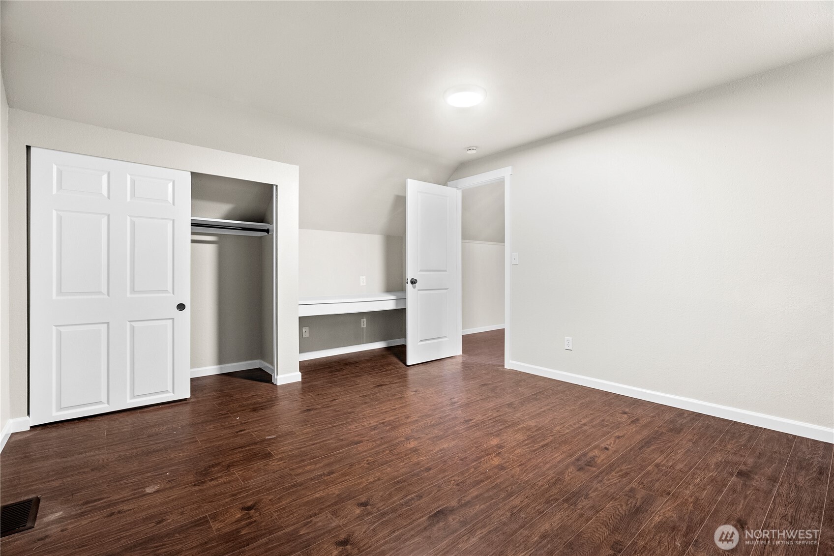 5002 95th Avenue W, University Place, WA 98467