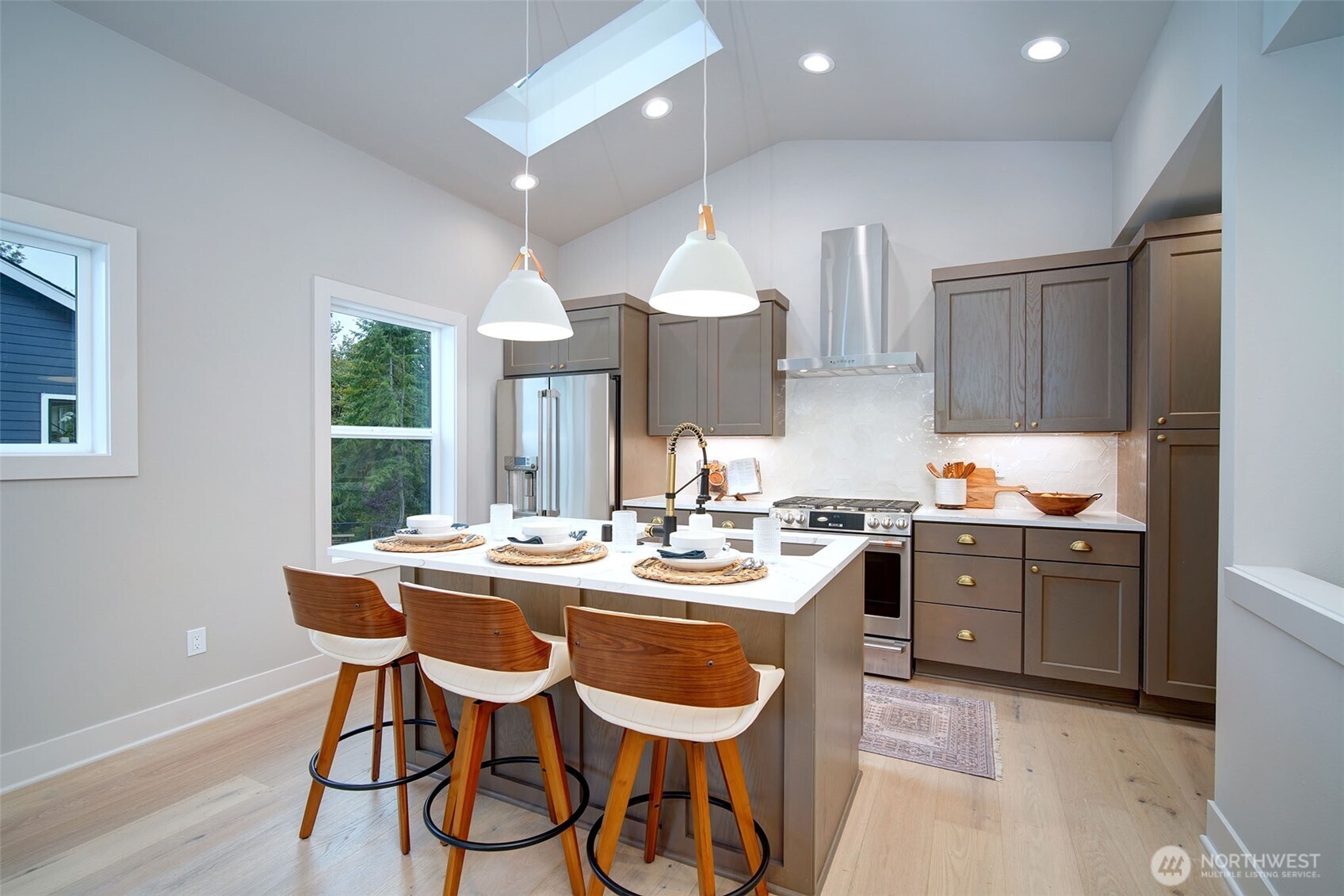 428 20th Avenue , Kirkland, WA 98033