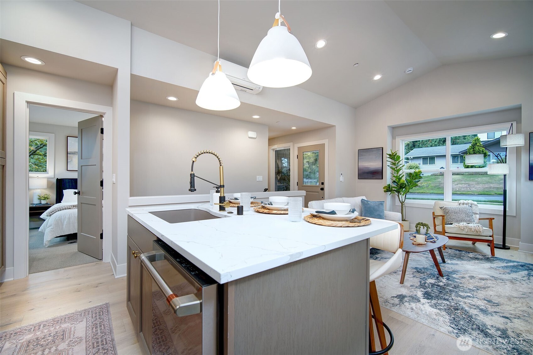 428 20th Avenue , Kirkland, WA 98033