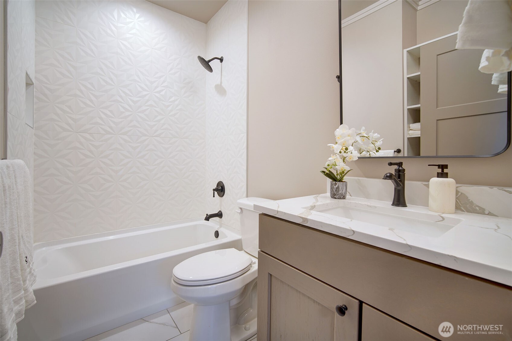 428 20th Avenue , Kirkland, WA 98033