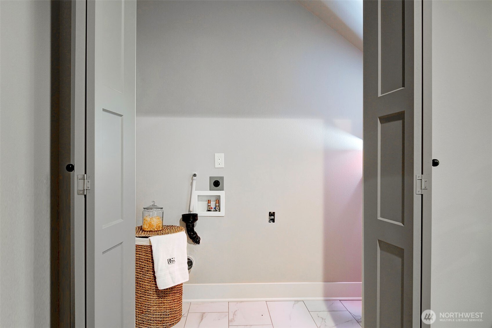 428 20th Avenue , Kirkland, WA 98033