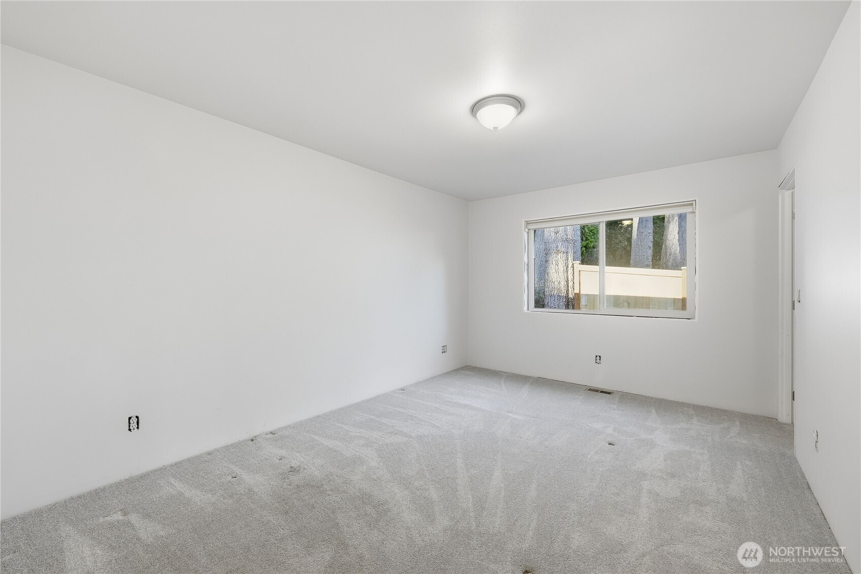 20919 President Point Road NE, Kingston, WA 98346